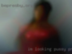 I'm looking pussy primarily for nude WOMEN.