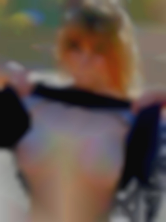 Saxi single woman wonen nude gallaress.